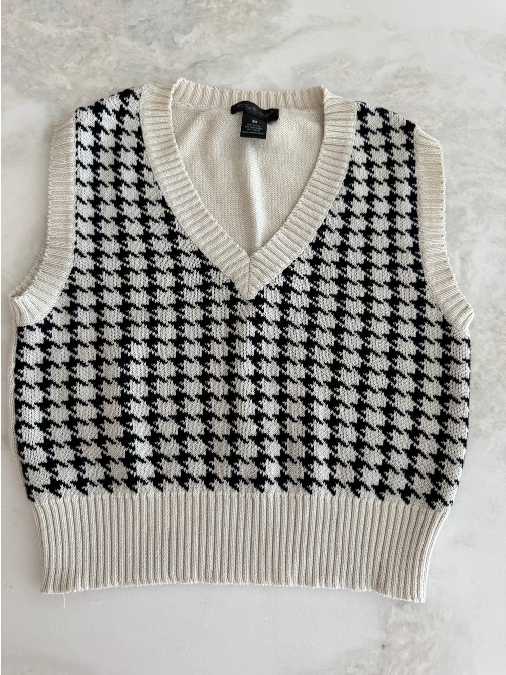 Vero Moda Black & Cream Houndstooth V-Neck Sweater Vest